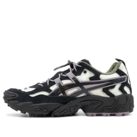 Asics x Pleasures Gel-Nandi ”Cream Graphite”
