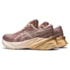 Novablast 3 ”Fawn Mineral Beige”