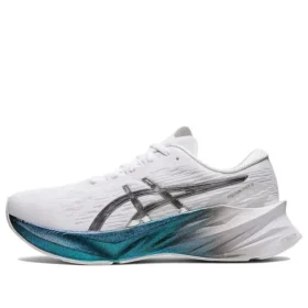 Novablast 3 Platinum ”White Metallic Blue”