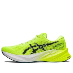 Novablast 3 ”Safety Yellow Black”
