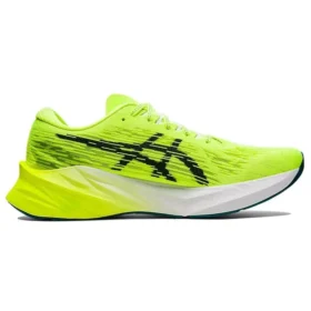 Novablast 3 ”Safety Yellow Black”