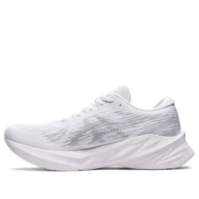 Novablast 3 ”White Piedmont Grey”