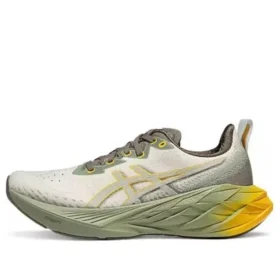 Novablast 4 -lenkkarit ”White Green Yellow”